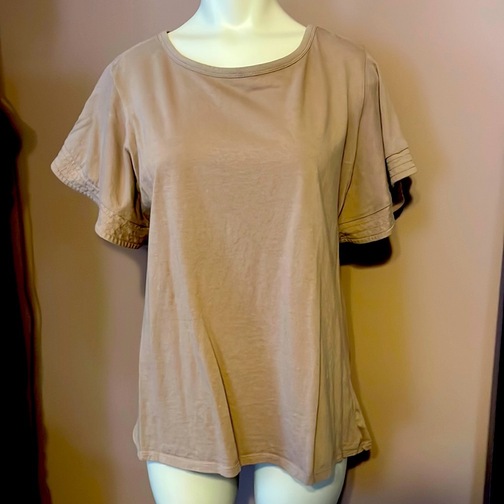 Tan Top w/ Beautiful Sleeves